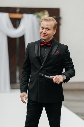 Ведущий - Alex Sheff